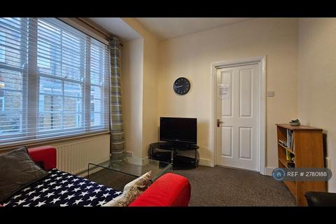 4 bedroom semi-detached house to rent, Queens Row, London, SE17