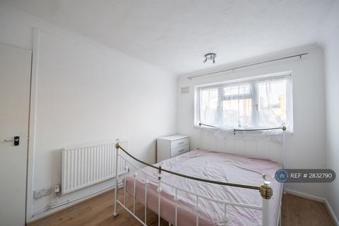 undefined, Saffron Close, Hoddesdon, EN11