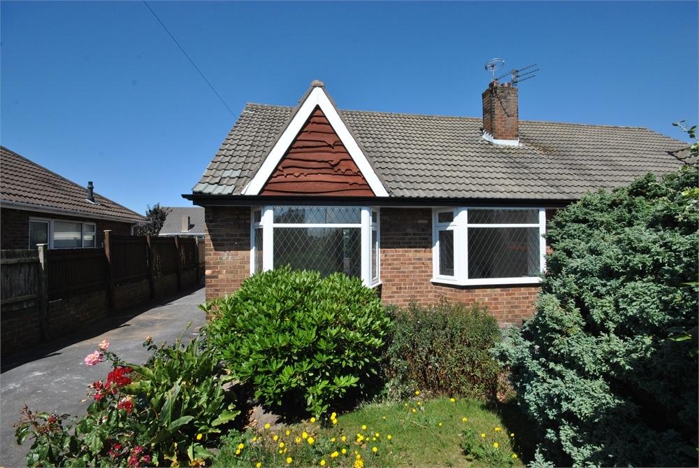 Lomond Avenue, LYTHAM ST ANNES, Lancashire 2 bed semidetached bungalow