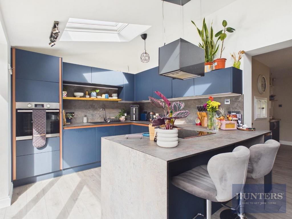Kitchen / Breakfast Area