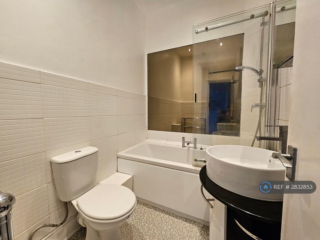 Bathroom 01