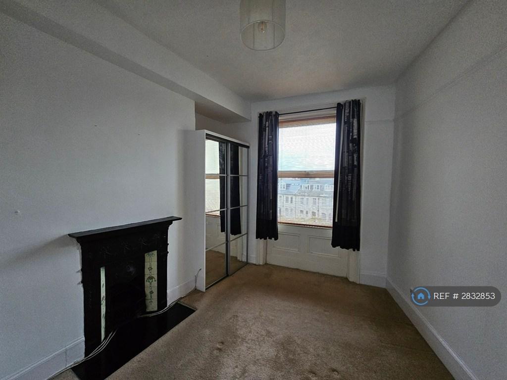 Master Bedroom 01