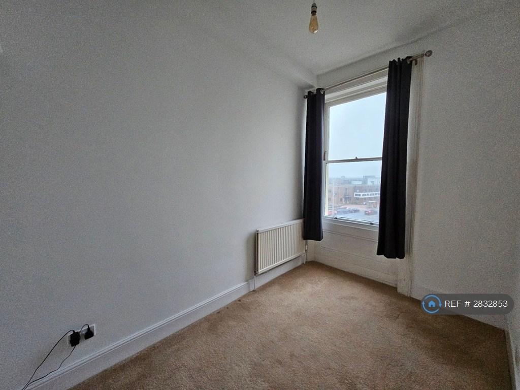 2nd Bedroom 01