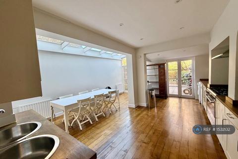 undefined, Chivalry Road, London, SW11