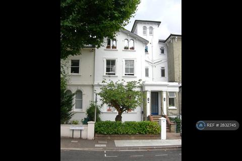 undefined, Copthall Gardens, Twickenham, TW1