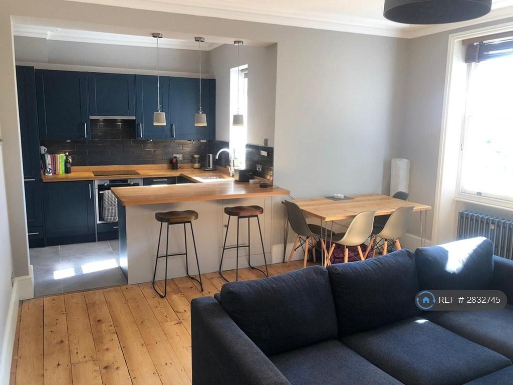 Living Room/Kitchen