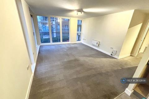 2 bedroom flat to rent, Worsdell Drive, Gateshead, NE8