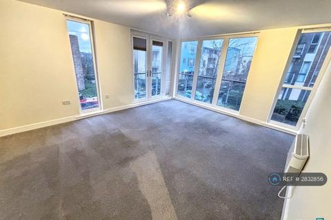 2 bedroom flat to rent, Worsdell Drive, Gateshead, NE8