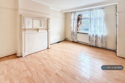 undefined, Heston Avenue, Hounslow, TW5