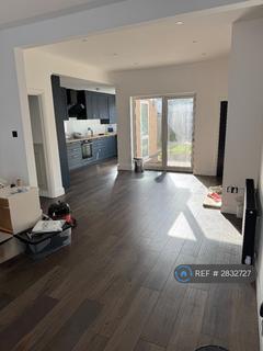 3 bedroom terraced house to rent, Gordon Road, Ilford, IG1