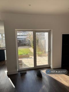 3 bedroom terraced house to rent, Gordon Road, Ilford, IG1