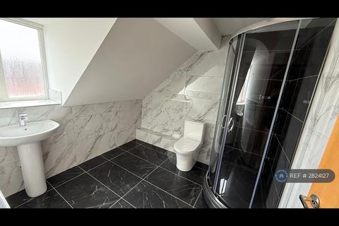 3 bedroom terraced house to rent, Maye Dicks Road, Rushden, NN10
