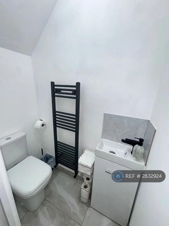 Toilet 1