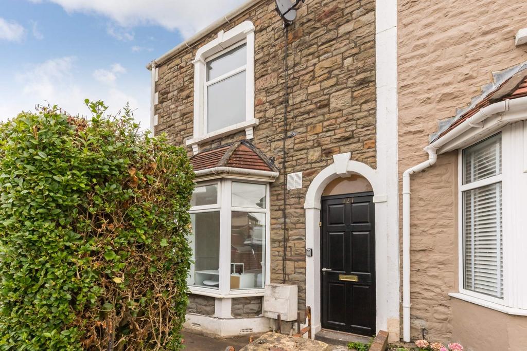 Charming stone-front terraced house with baywin...