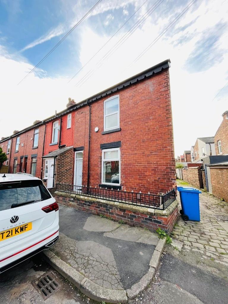 Red-brick terraced house with good street appea...