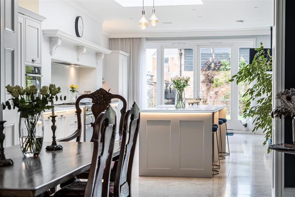 Dining/ Kithcen