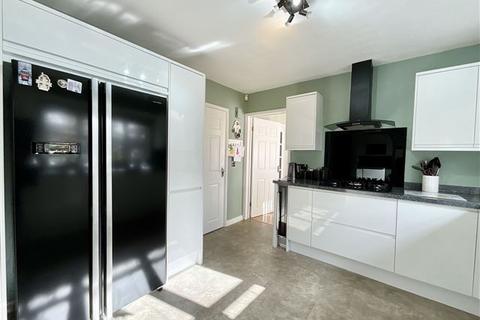 undefined, James Walton Drive, Halfway, Sheffield, S20 3GN