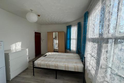 undefined, Stoke Newington High Street, London N16