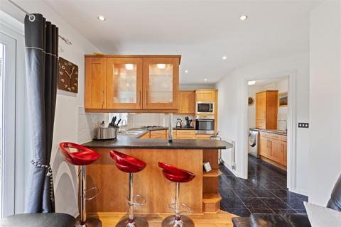 undefined, Hunter Grove, Bathgate EH48