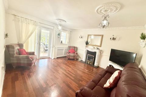 2 bedroom bungalow for sale, Delfzul Road, Canvey Island