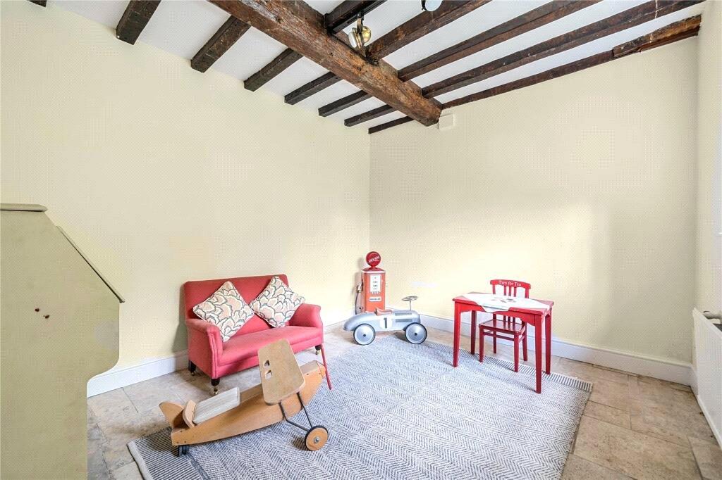 Snug/Playroom
