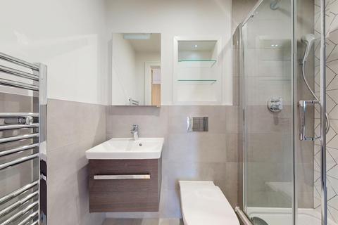 2 bedroom flat to rent, Beverley Way