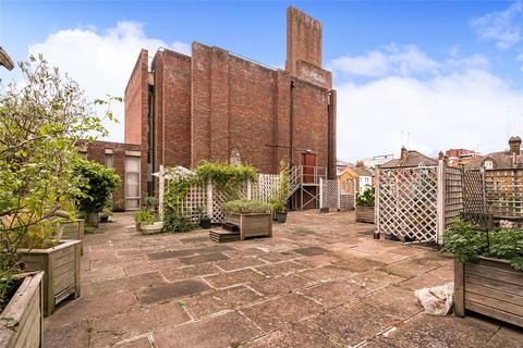 2 bedroom apartment to rent, Parkgate Road, London SW11