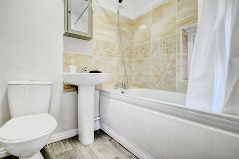 2 bedroom end of terrace house for sale, Pemberton Avenue, Consett, County Durham, DH8