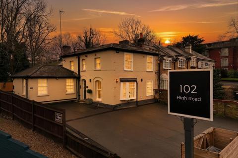 Office to rent, 102 High Rd Chigwell IG7 6PJ