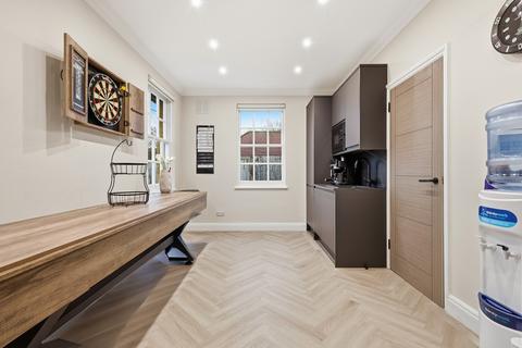 Office to rent, 102 High Rd Chigwell IG7 6PJ