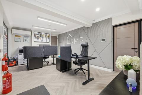 Office to rent, 102 High Rd Chigwell IG7 6PJ