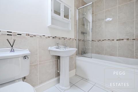 2 bedroom flat for sale, Athelney, Torquay