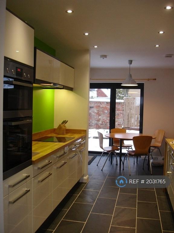 Kitchen/Dining Area