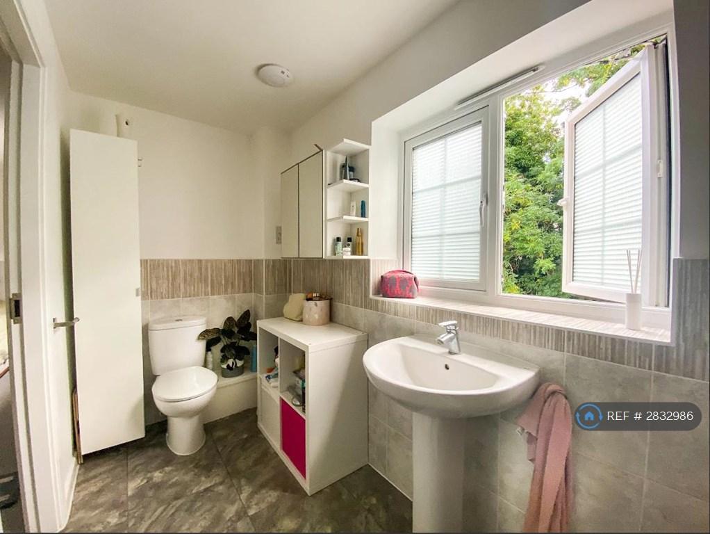 Master Bedroom En-Suite