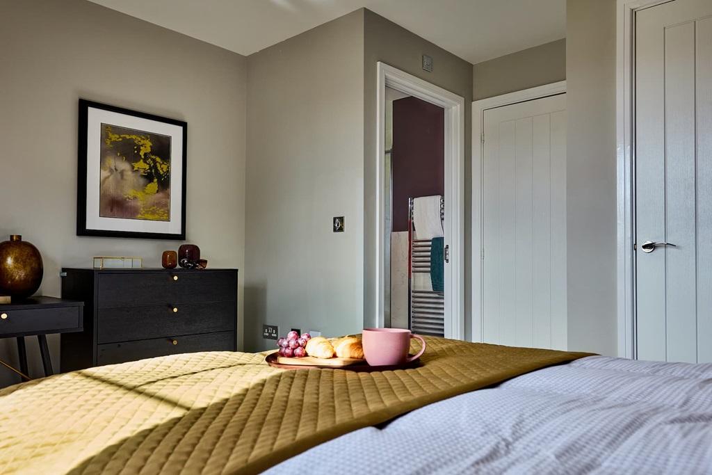 Spacious bedroom
