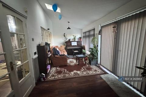 undefined, Feather Dell, Hatfield, AL10