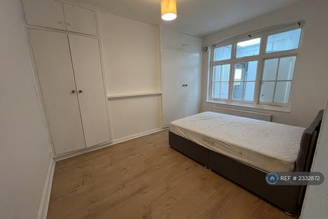 2 bedroom maisonette to rent, Southcroft Road, London, SW16