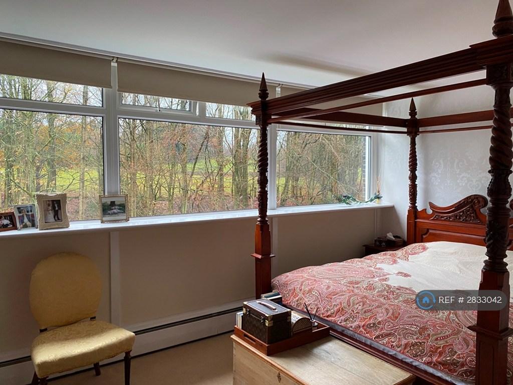 Upstairs Bedroom With Large Inbuilt Wardrobes