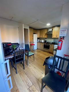 4 bedroom house to rent, Inglewood Close, London E14