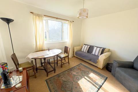 undefined, Queens Gardens, Dartford, Kent, DA2 6HY