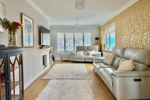 4 bedroom detached bungalow for sale, Long Lane Close, Holbury, SO45