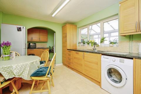 3 bedroom semi-detached house for sale, Bretch Hill, Banbury, Oxfordshire, OX16