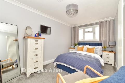 3 bedroom duplex for sale, Chingford Lane, Woodford Green, Essex