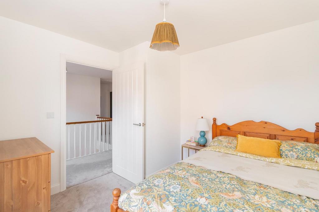 0 R9 WWBG - Bedroom L.jpg