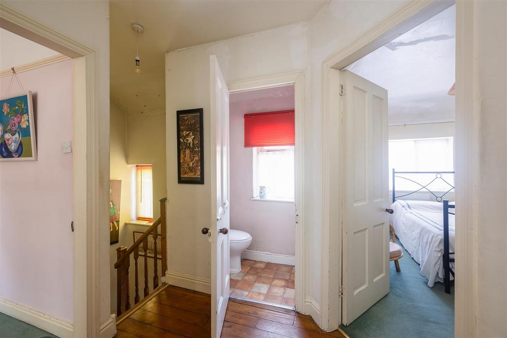 Old Maltongate 54 Landing.jpg