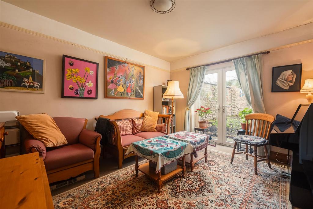 Old Maltongate 54 Living Room-2.jpg