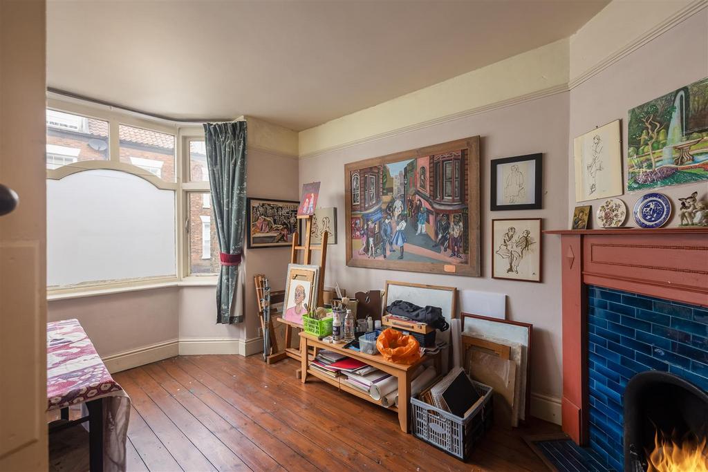 Old Maltongate 54 Reception Room-2 Flames.jpg