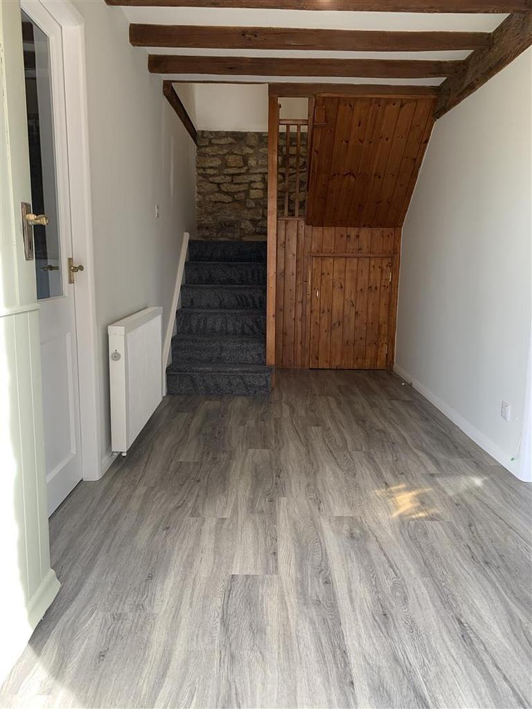 Stable Cottage Hallway 1.jpeg