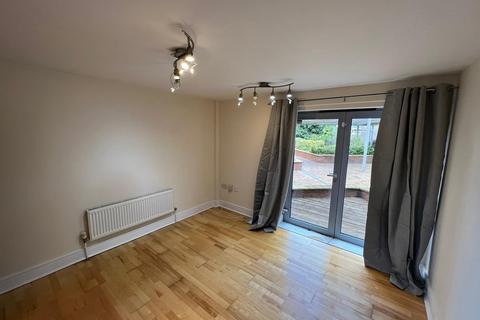 2 bedroom apartment to rent, Fitzhamon Embankment, Cardiff