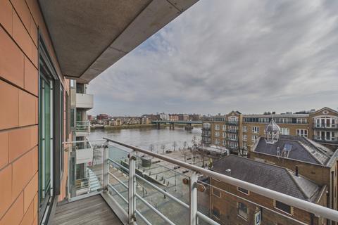 2 bedroom flat for sale, Brewhouse Lane, London